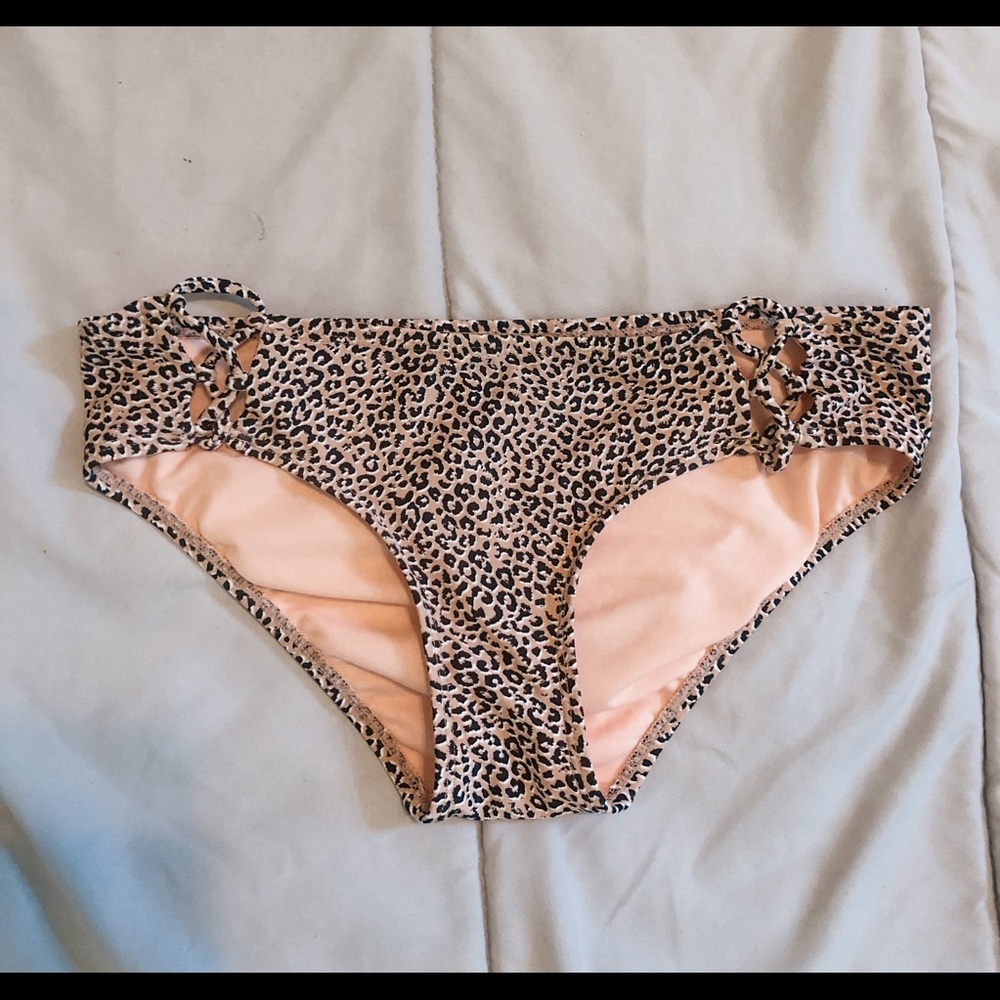 Leopard print bikini bottoms